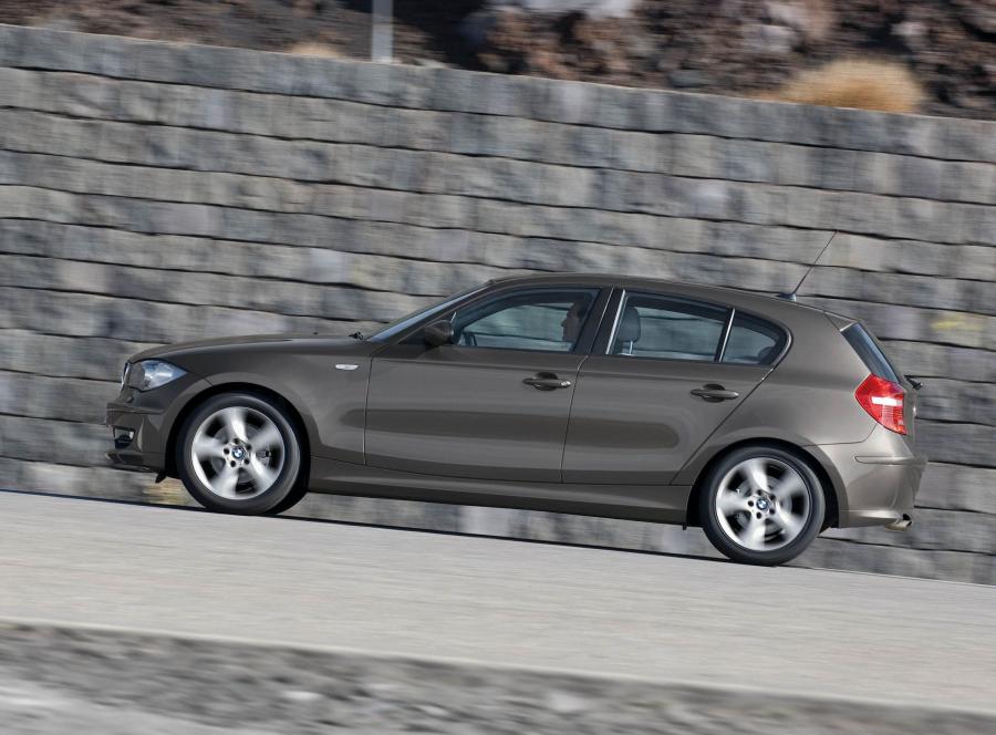  BMW 1-Series 5-Door 2005 года  (фото 29 из 187)